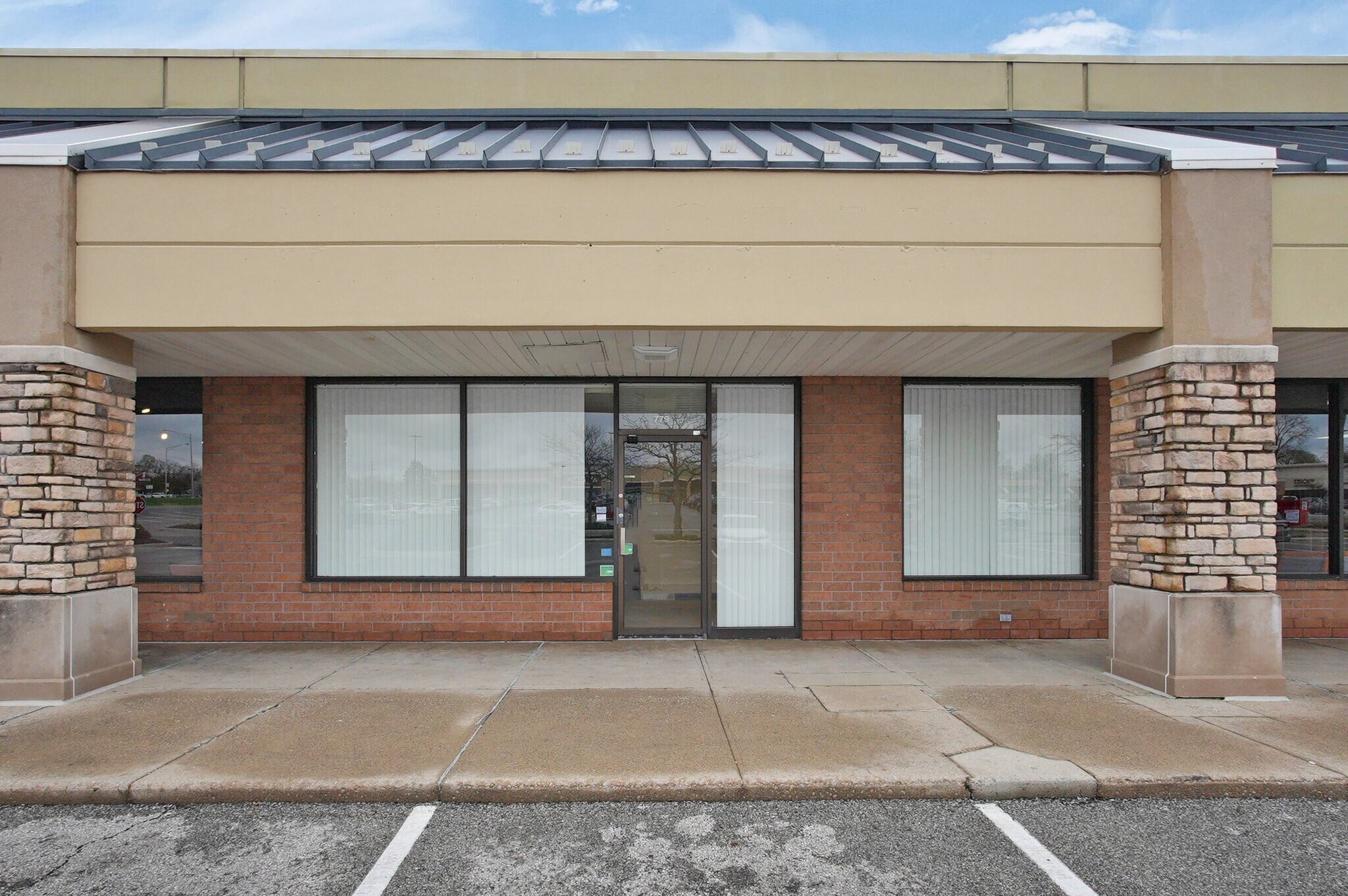 747-889 Bethel Rd, Columbus, OH for lease Building Photo- Image 1 of 13