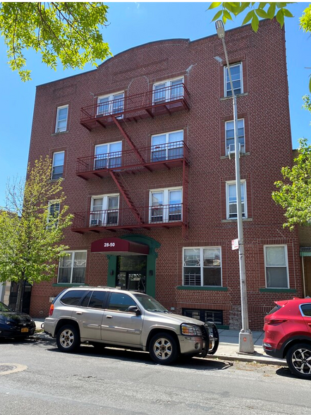 28-50 37th St, Long Island City, NY for sale - Building Photo - Image 1 of 1