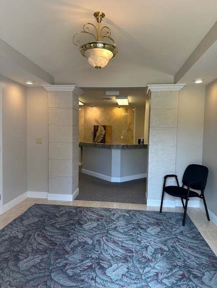 12523-12697 New Brittany Blvd, Fort Myers, FL for lease - Interior Photo - Image 3 of 31