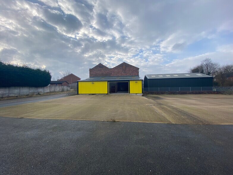 15 Karen Rd, Wigan for lease - Building Photo - Image 3 of 4