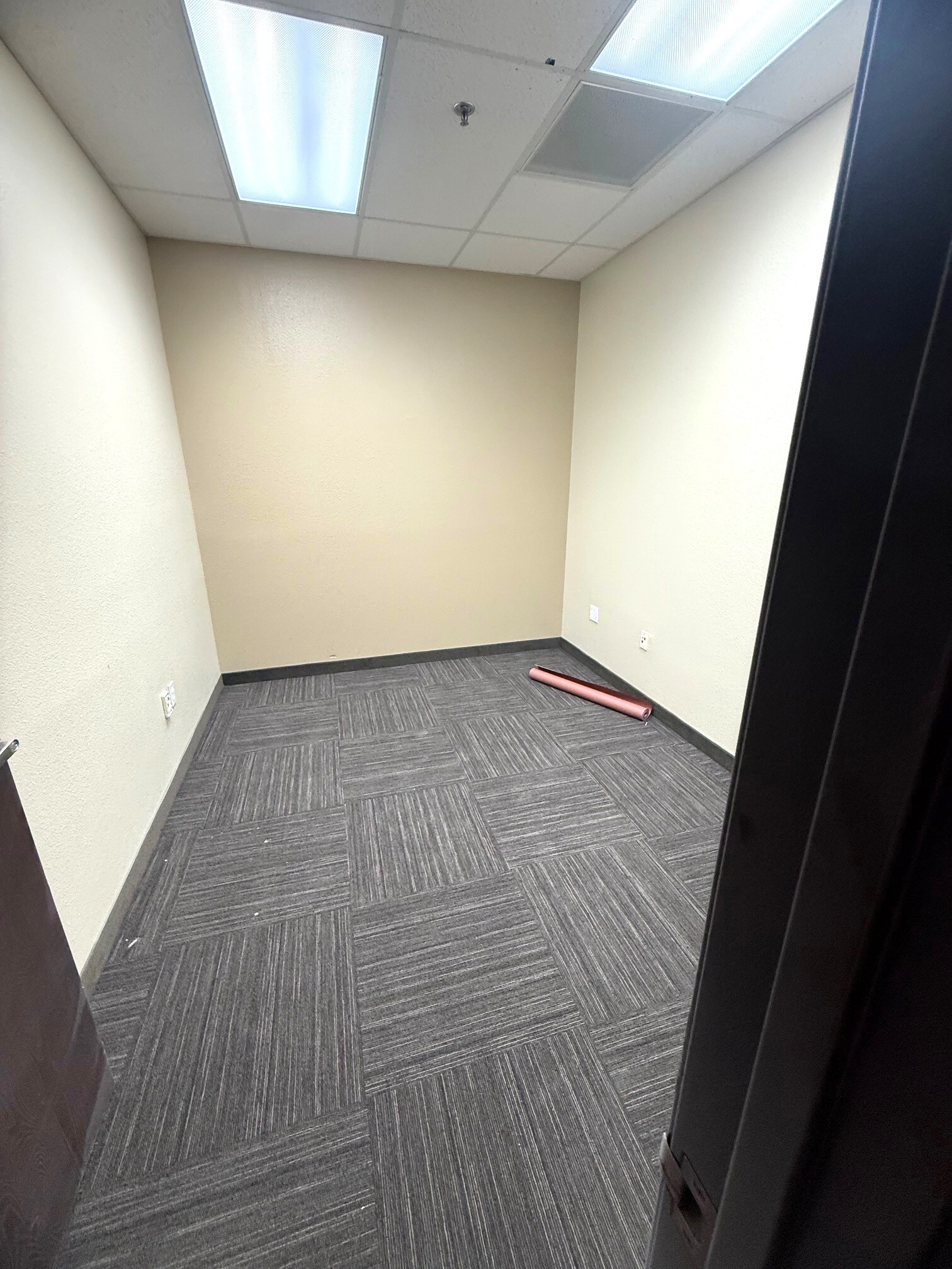 68615 Perez Rd, Cathedral City, CA for lease Interior Photo- Image 1 of 4