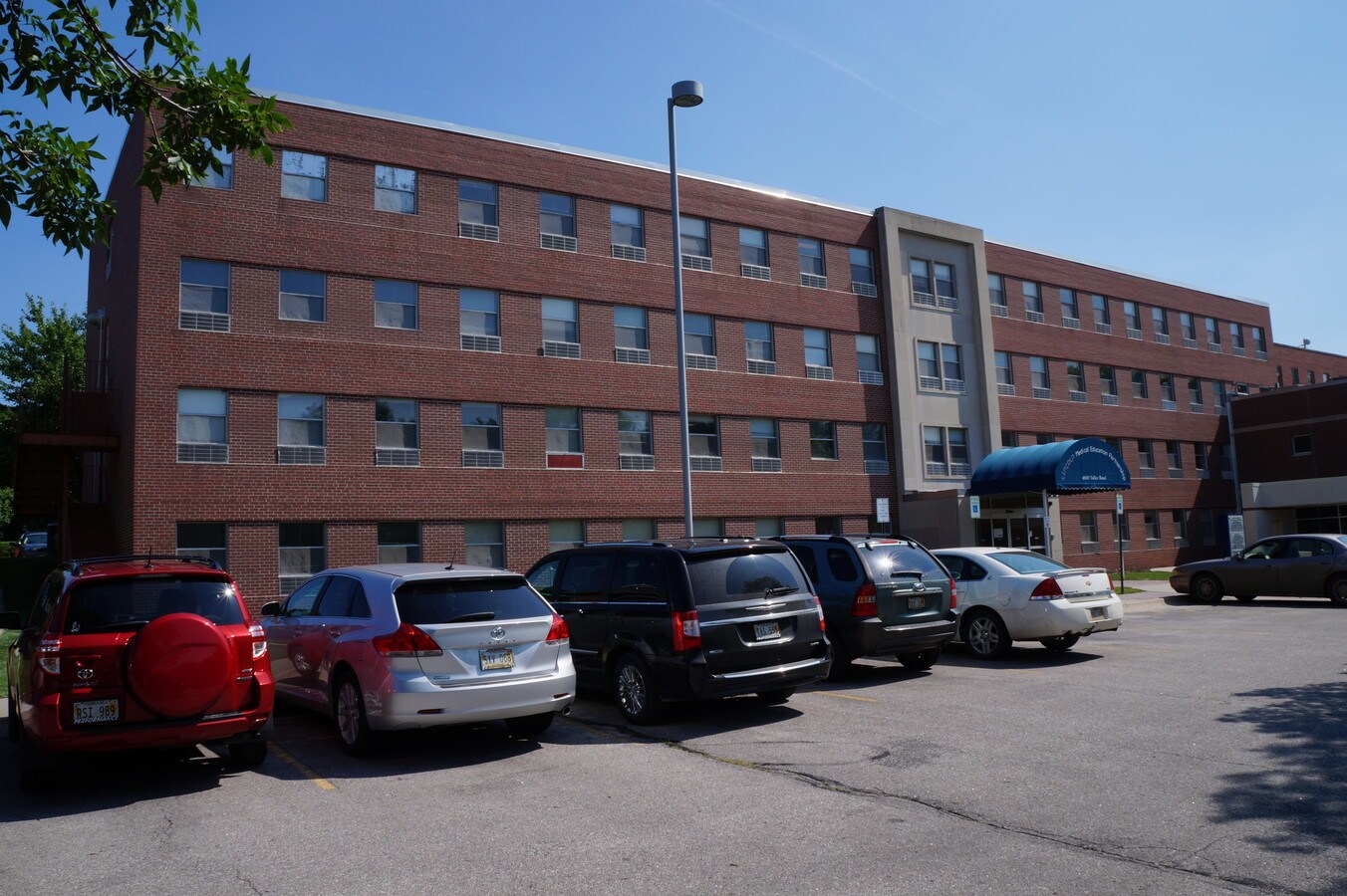 4600 Valley Rd, Lincoln, NE 68510