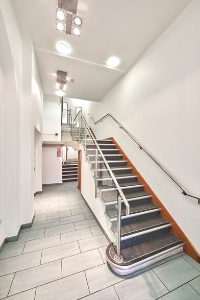 New St, Birmingham for lease - Building Photo - Image 3 of 11