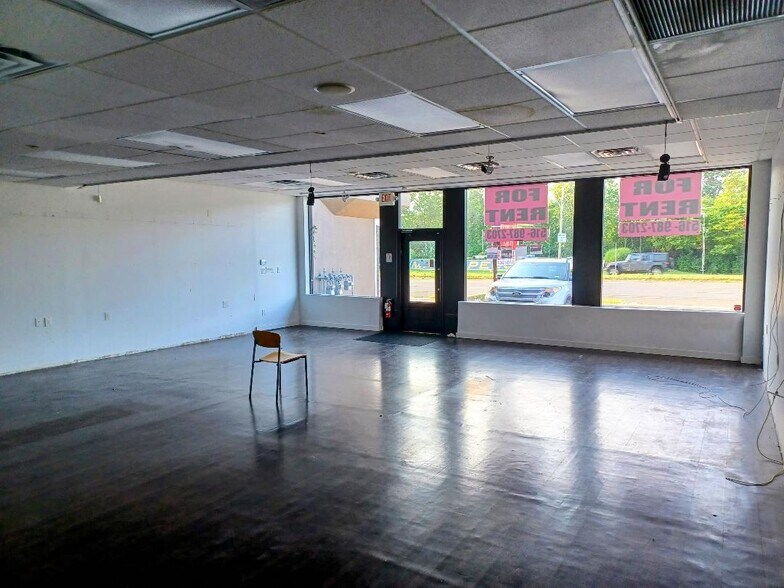 4736 Sunrise Hwy Massapequa Park NY 11762 T Mobile Side is for