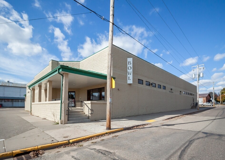 1319 Oak St, Bloomer, WI for sale Primary Photo- Image 1 of 1