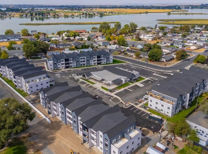 1701 Crouse st, Moses Lake, WA for sale - Building Photo - Image 2 of 6