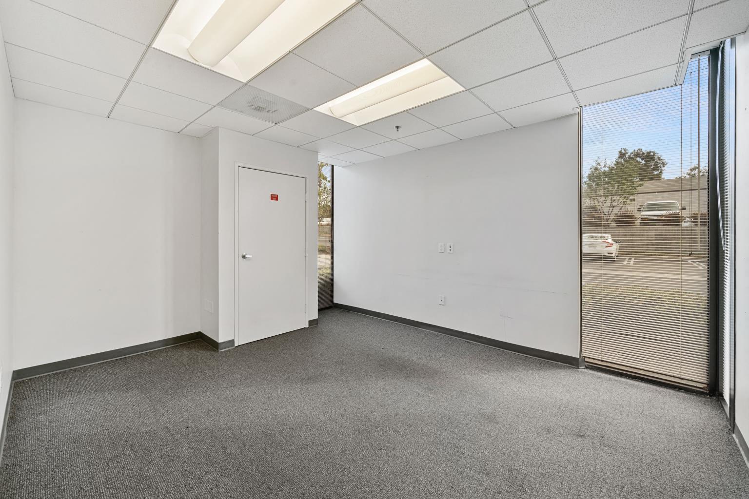 5800-5860 Hannum Ave, Los Angeles, CA for lease Building Photo- Image 1 of 5