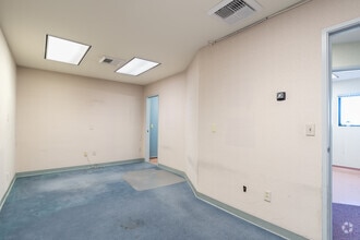 13847 E 14th St, San Leandro, CA for lease Interior Photo- Image 2 of 2