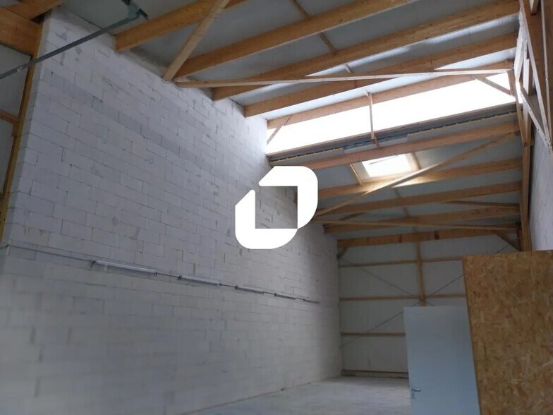 Flex in Thouaré-sur-Loire for lease - Building Photo - Image 2 of 5