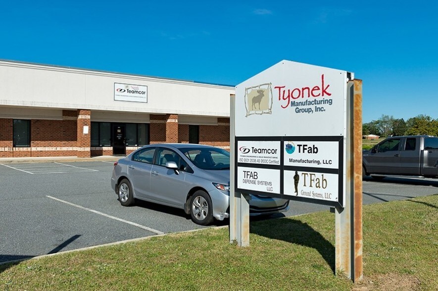 800 Duke Ave, Warner Robins, GA for sale - Building Photo - Image 2 of 5