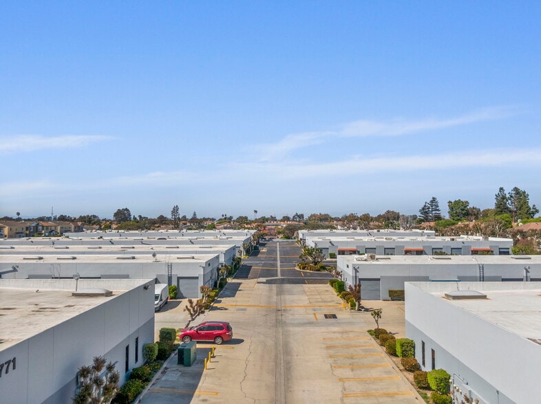 2730 Monterey St, Torrance, CA for lease - Building Photo - Image 3 of 13