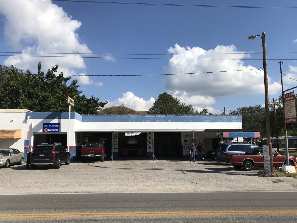 6840 S MacDill Ave, Tampa, FL 33611