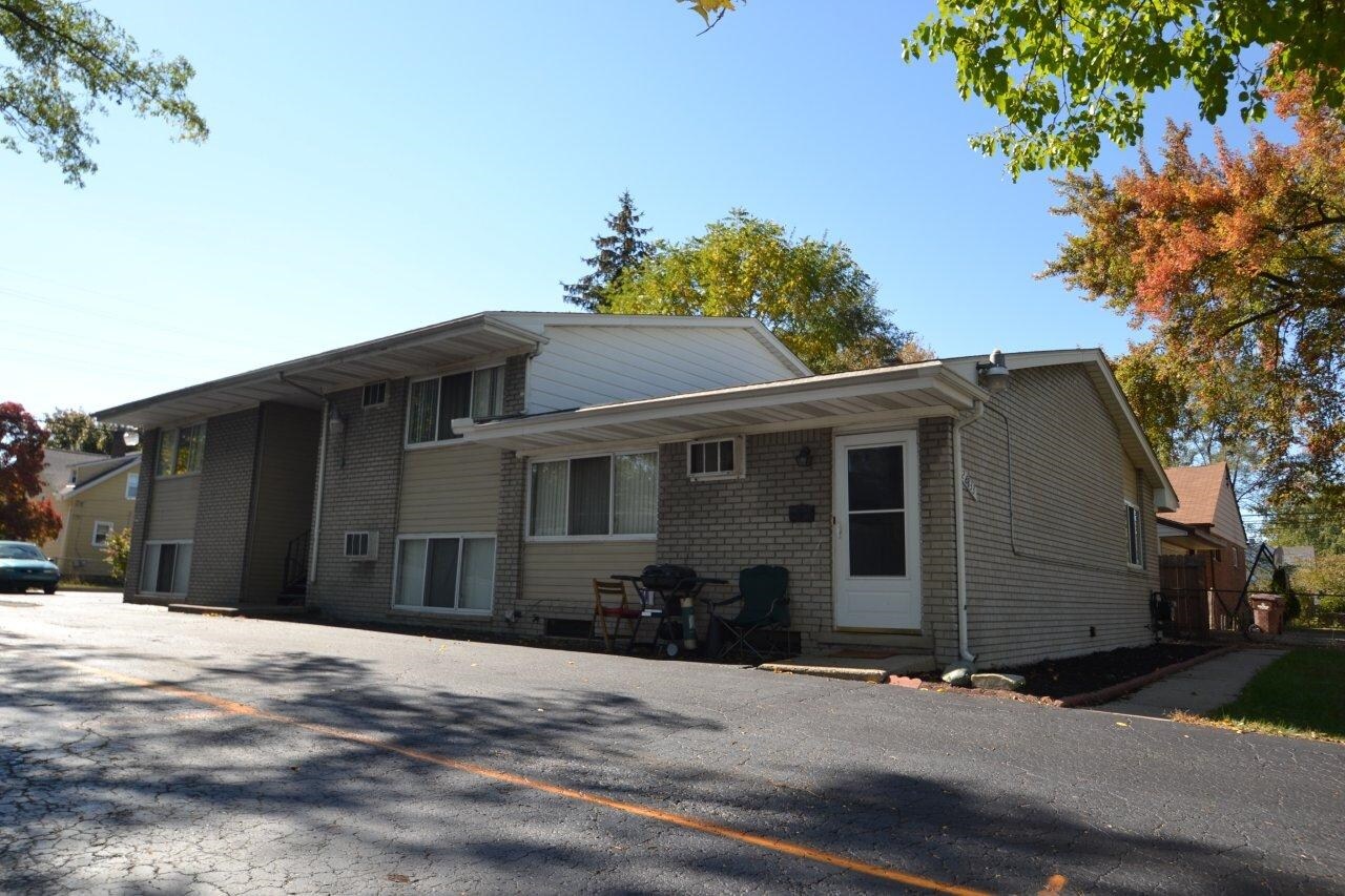 28833 Pardo St, Garden City, MI 48135