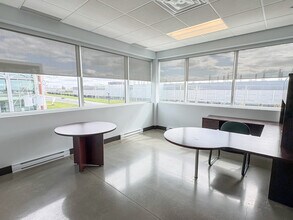 1625 Boul Lionel-Boulet, Varennes, QC for lease Interior Photo- Image 2 of 3