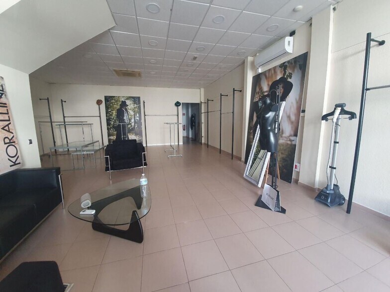 Libro, Sevilla, 7, La Rinconada, Sevilla for sale - Building Photo - Image 1 of 10