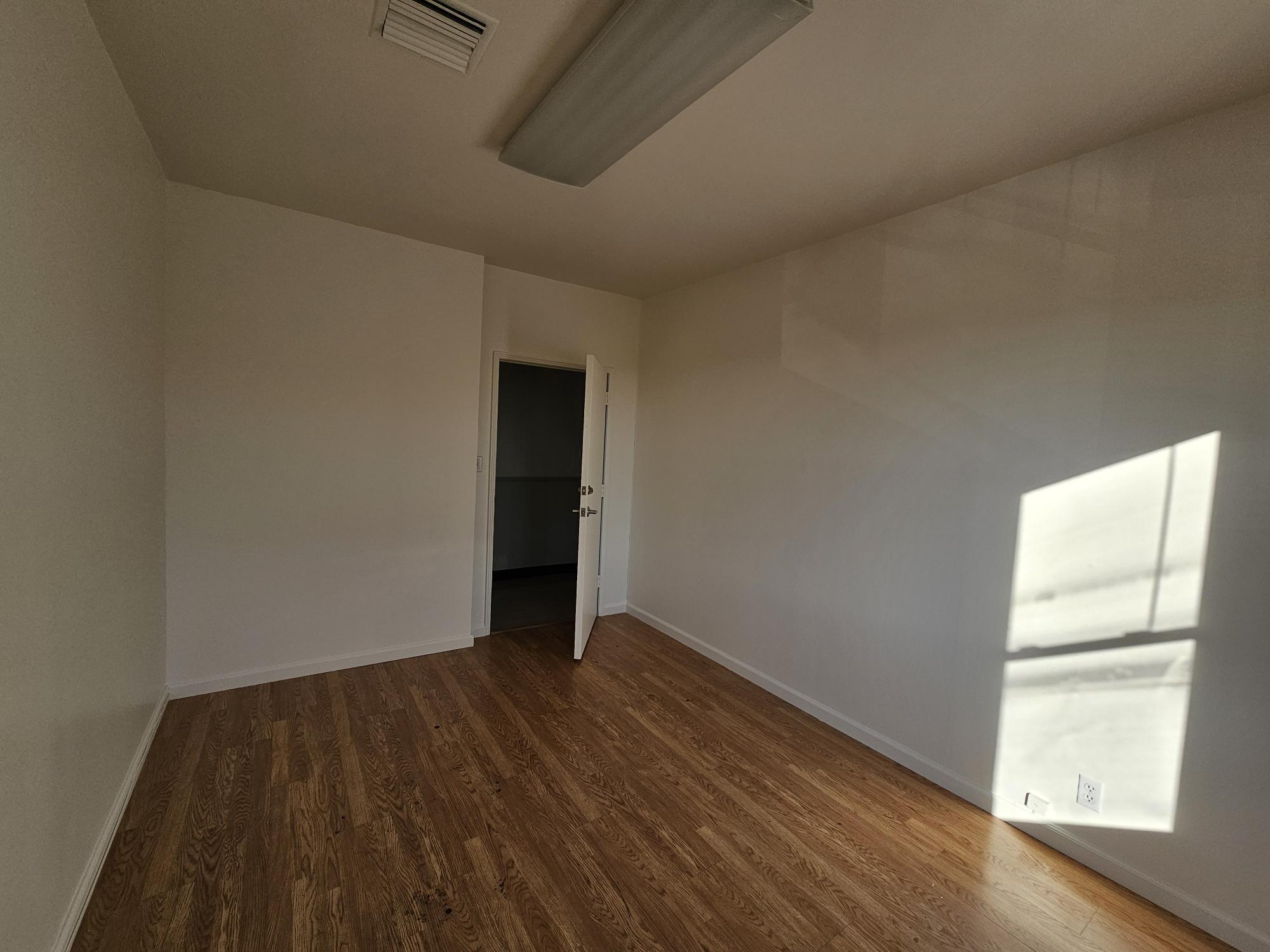 416 N Glendale Ave, Glendale, CA for lease Interior Photo- Image 1 of 2