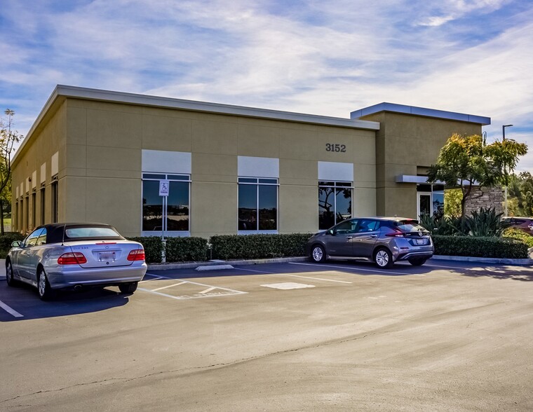 3152 Lionshead Ave, Carlsbad, CA for lease - Building Photo - Image 3 of 8