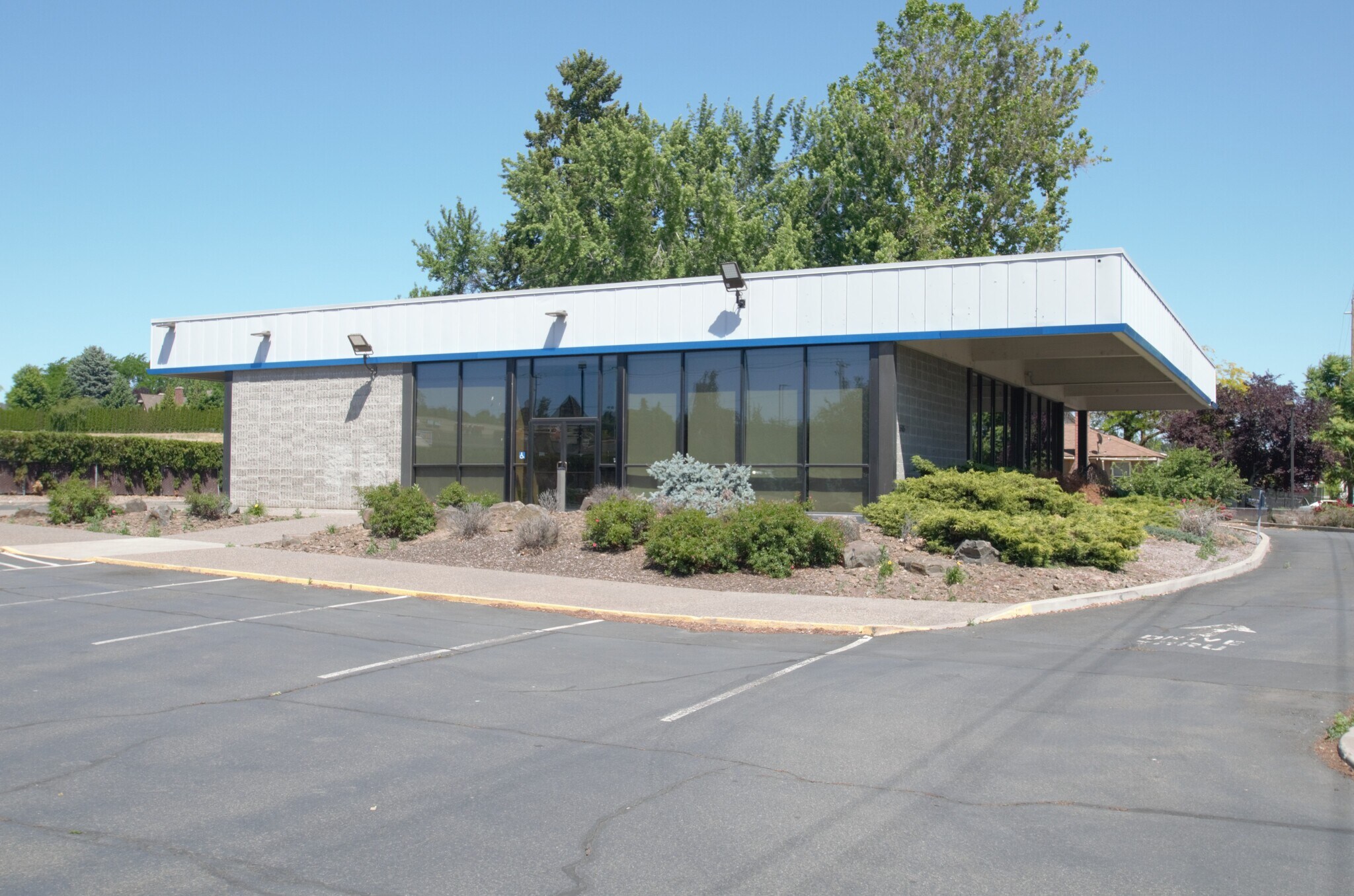 5505 Summitview Ave, Yakima, WA for lease Building Photo- Image 1 of 12