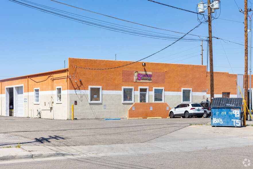 1823 Commercial St NE, Albuquerque, NM for sale - Primary Photo - Image 1 of 148