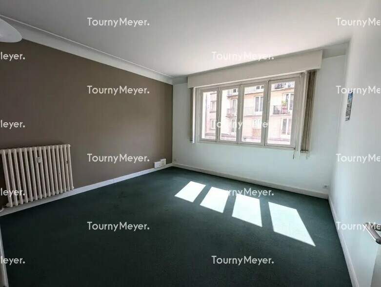 Office in Nantes for lease - Interior Photo - Image 3 of 6