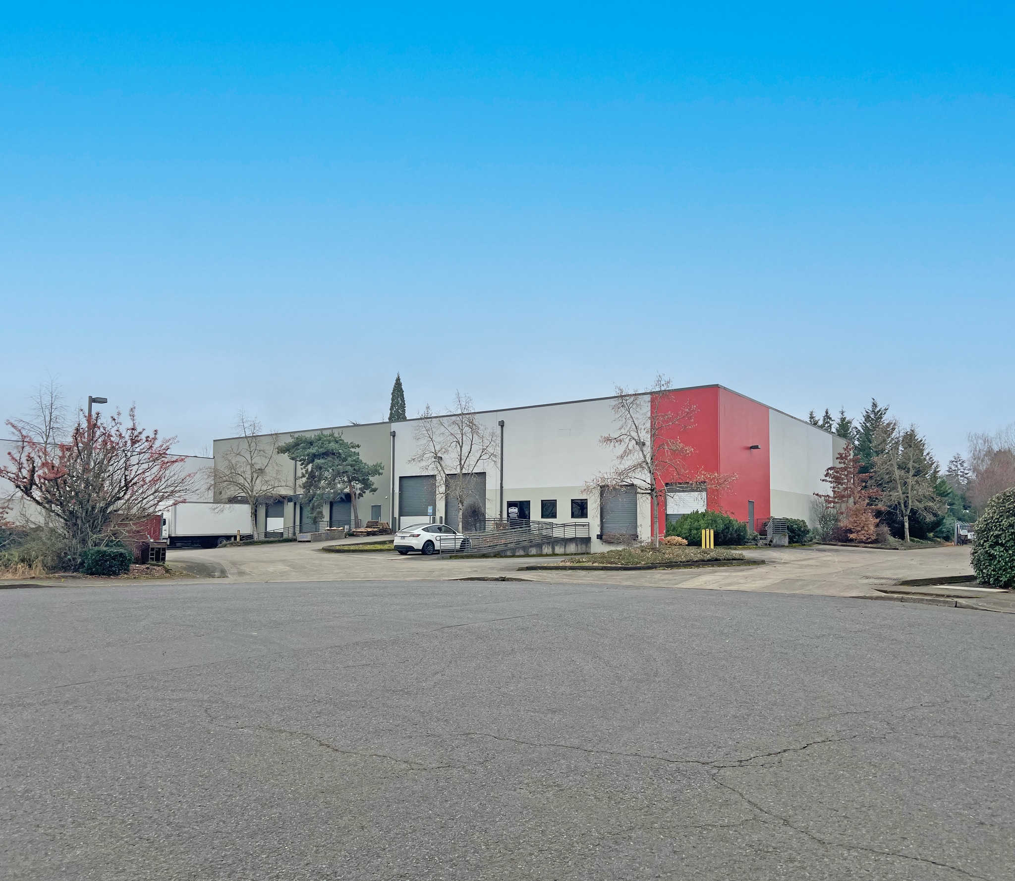 6555 SW 110th Ct, Beaverton, OR for lease Building Photo- Image 1 of 6