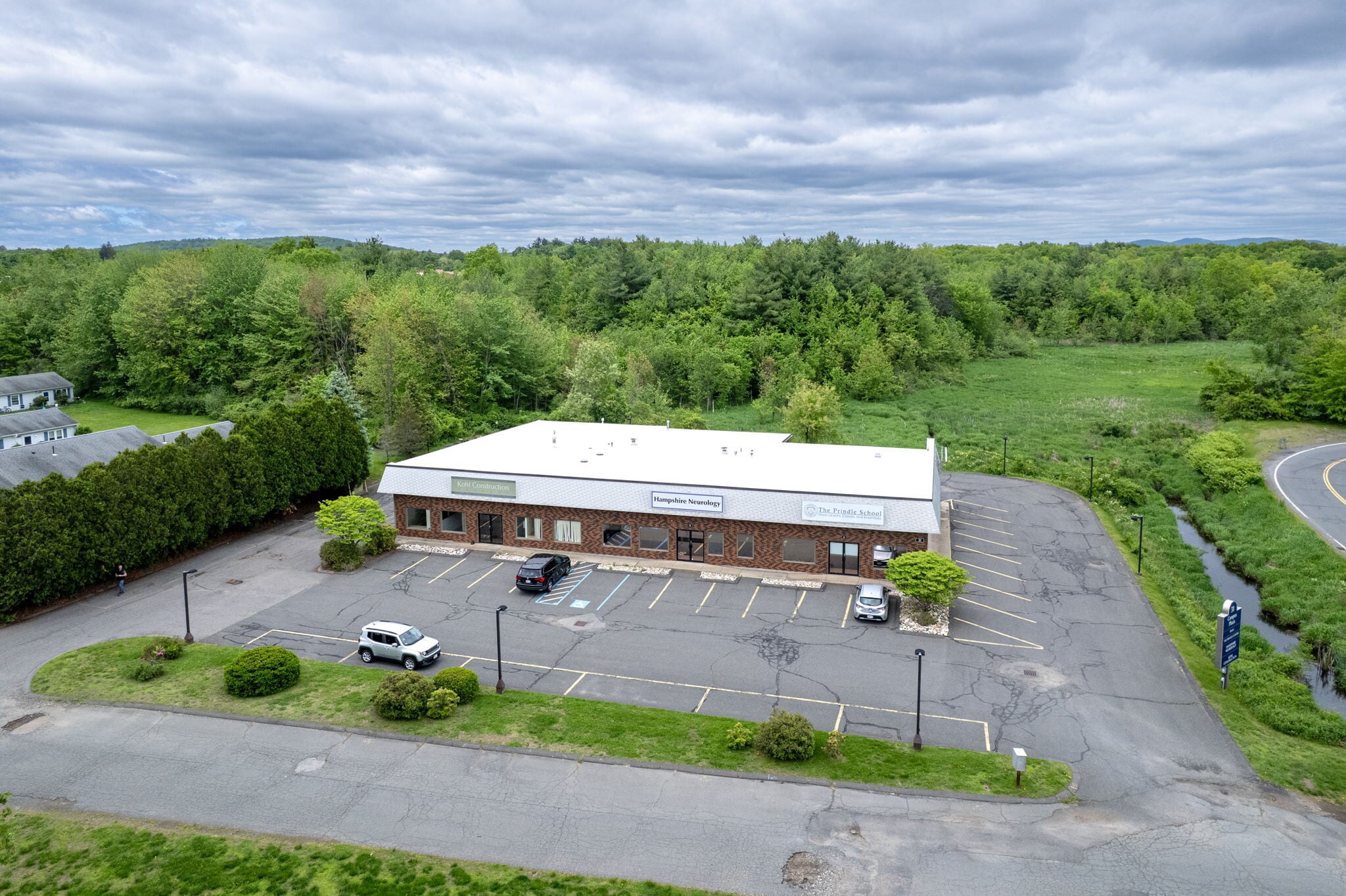 31 Campus Plaza Rd, Hadley, MA for lease Building Photo- Image 1 of 8