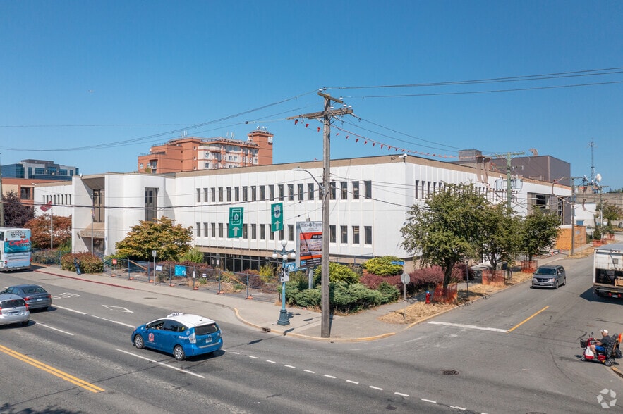 2621-2629 Douglas St, Victoria, BC for lease - Building Photo - Image 3 of 5