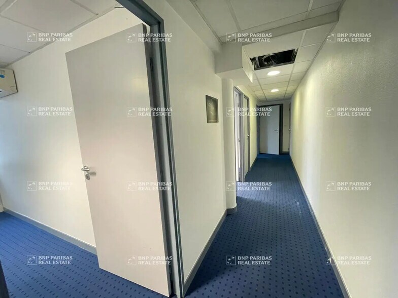 Office in Rennes for lease - Interior Photo - Image 3 of 4