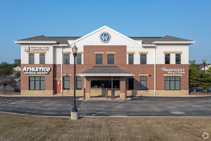 1231 S Rochester St, Mukwonago, WI for lease - Building Photo - Image 2 of 5