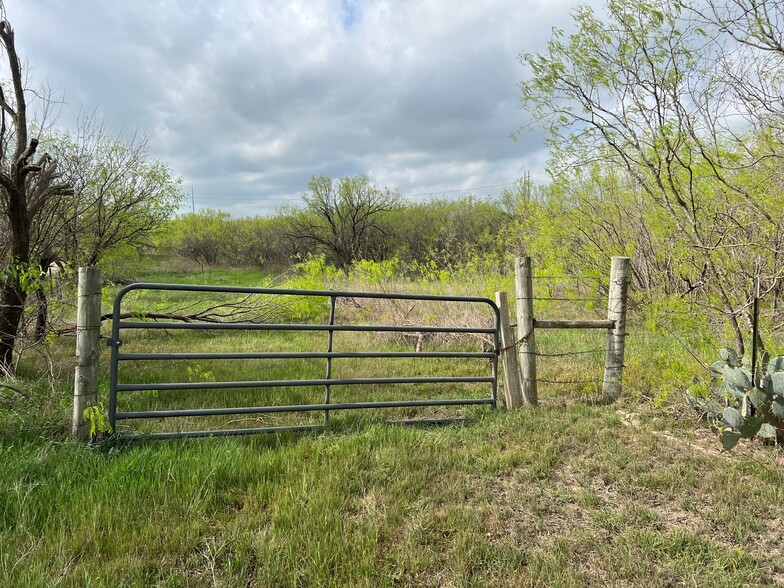 Williamson Rd, Lockhart, TX for sale - Building Photo - Image 2 of 4