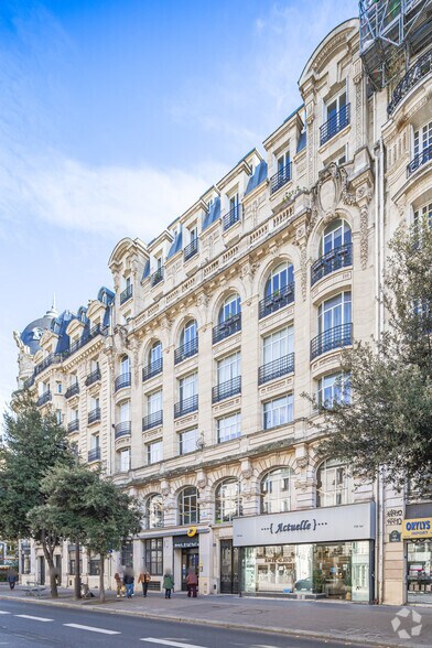 158 Ter Rue Du Temple, Paris for lease - Building Photo - Image 2 of 4