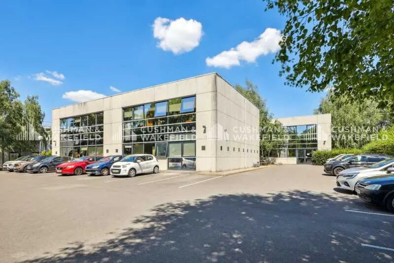 Office in Lisses for lease Building Photo- Image 1 of 15