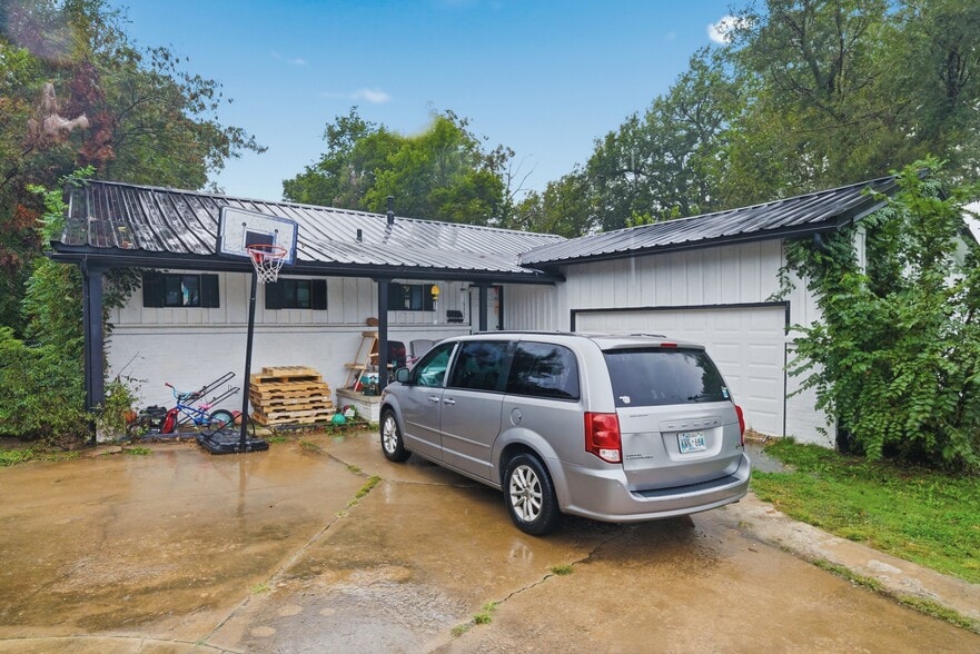 Bartlesville, OK Multi Asset Portfolio portfolio of 11 properties for sale on LoopNet.com - Building Photo - Image 3 of 12