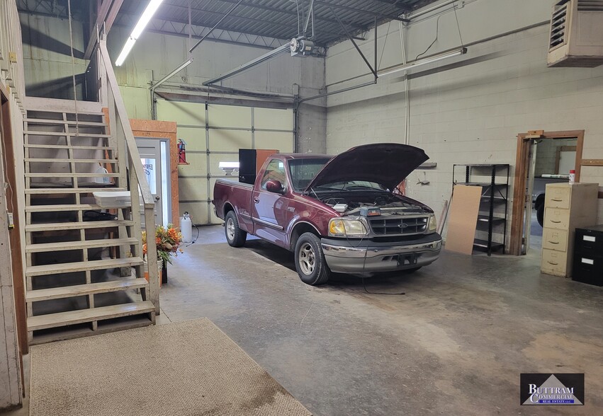 1801 Osage Blvd Portfolio portfolio of 2 properties for sale on LoopNet.com - Building Photo - Image 3 of 20