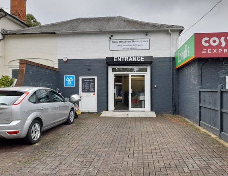 Reading Rd, Hook, RG27 0AG