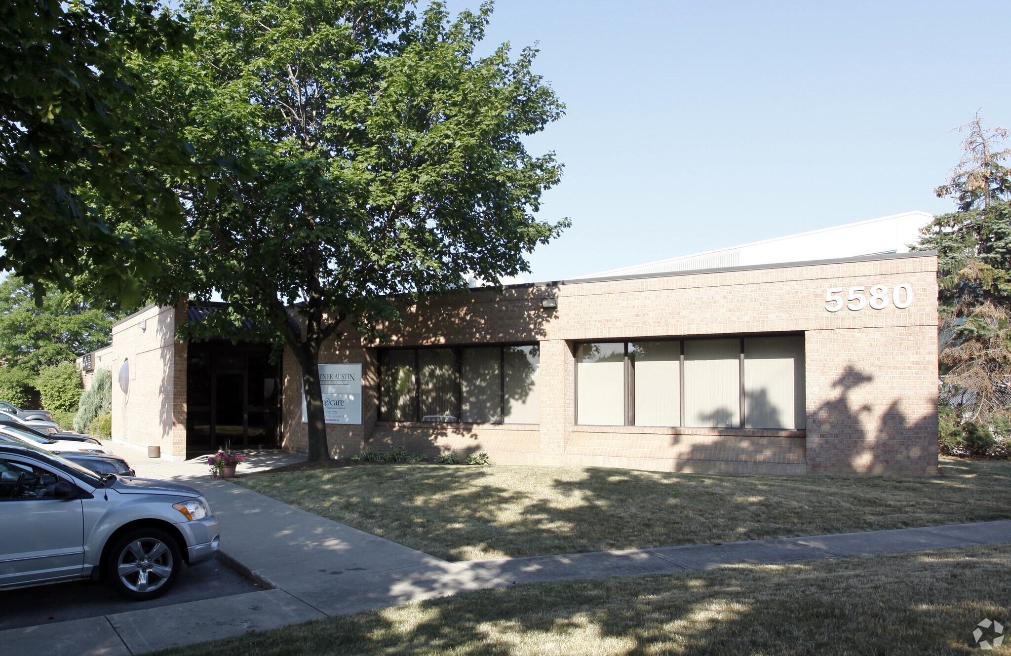 5580 Kennedy Rd, Mississauga, ON for lease Primary Photo- Image 1 of 3