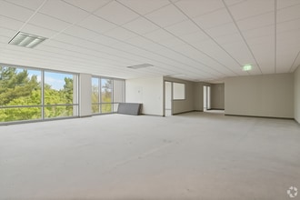 31111 Agoura Rd, Westlake Village, CA for lease Interior Photo- Image 1 of 1