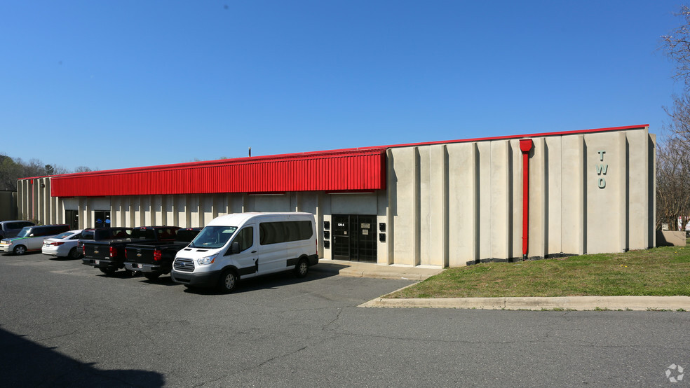 520 E Hebron St, Charlotte, NC for lease - Primary Photo - Image 3 of 7