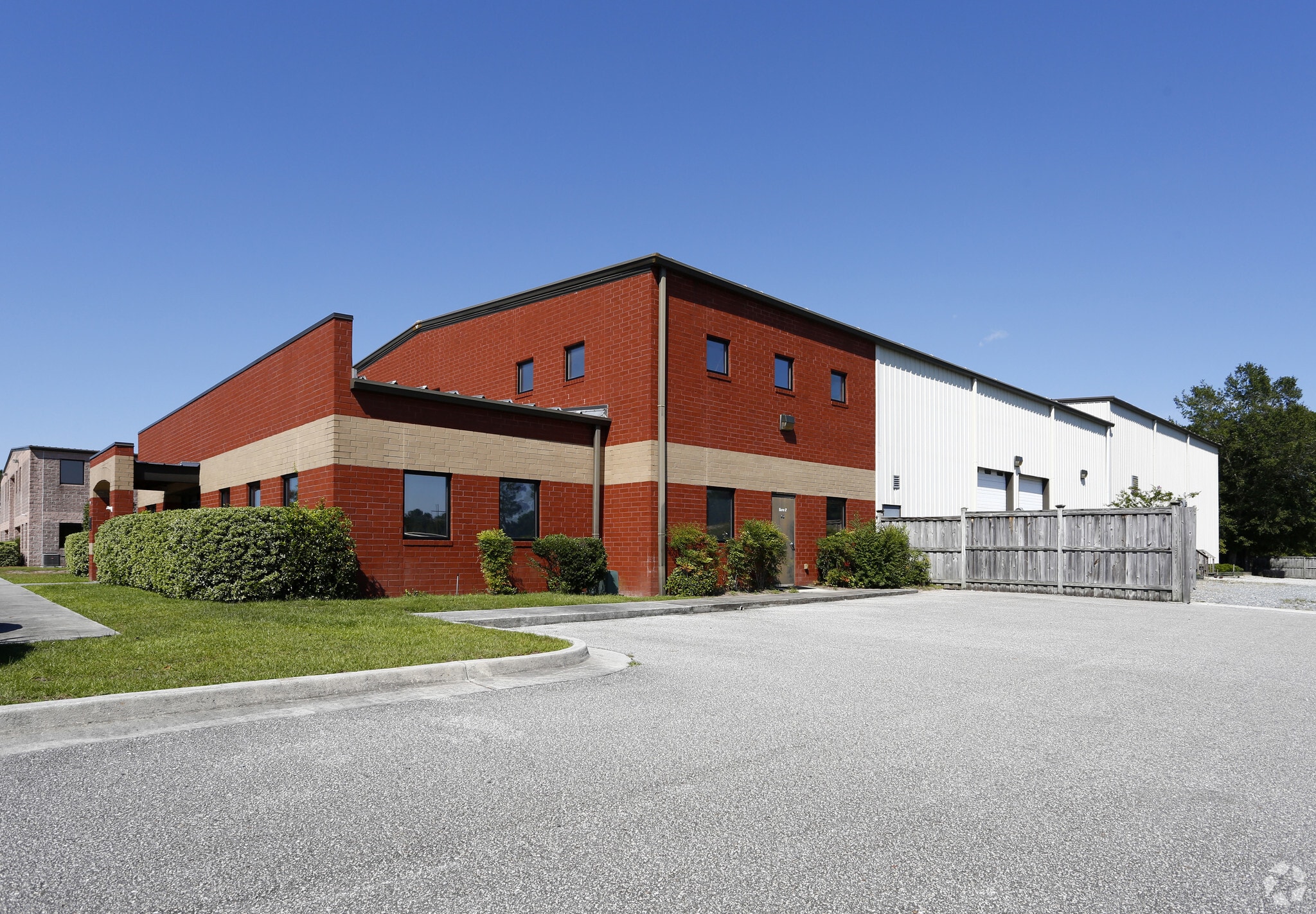 2020 Capital Dr, Wilmington, NC for lease Primary Photo- Image 1 of 2