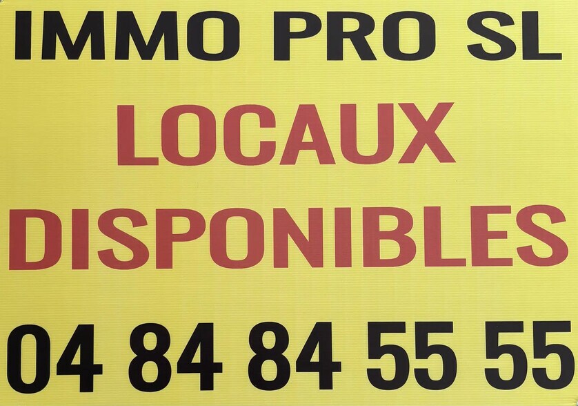 Industrial in Vitrolles for lease - Building Photo - Image 1 of 1