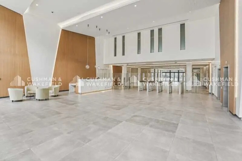 2 Avenue De La Gare, Montigny-le-Bretonneux for lease - Lobby - Image 2 of 4