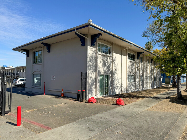 695 Plaza Ave, Sacramento, CA for sale - Building Photo - Image 2 of 36