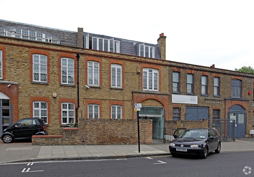 204 Latimer Rd, London for sale - Primary Photo - Image 1 of 1
