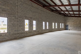 18177 Gulf Fwy, Webster, TX for lease Interior Photo- Image 2 of 2