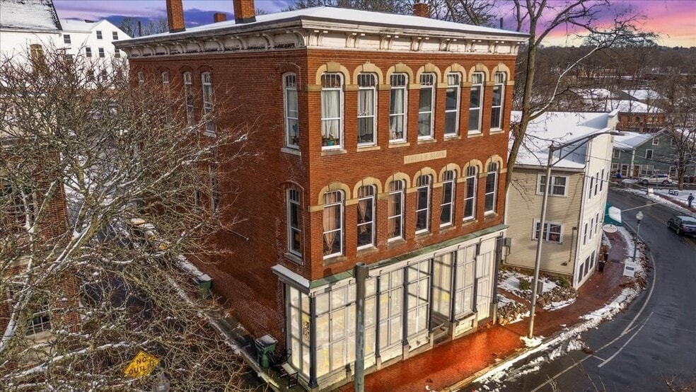 11 Elm St, Amesbury, MA for lease - Building Photo - Image 1 of 12