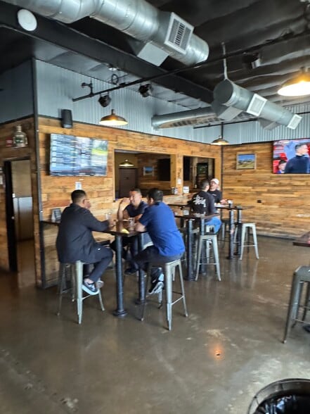 9223 Archibald Ave, Rancho Cucamonga, CA for lease - Building Photo - Image 3 of 10