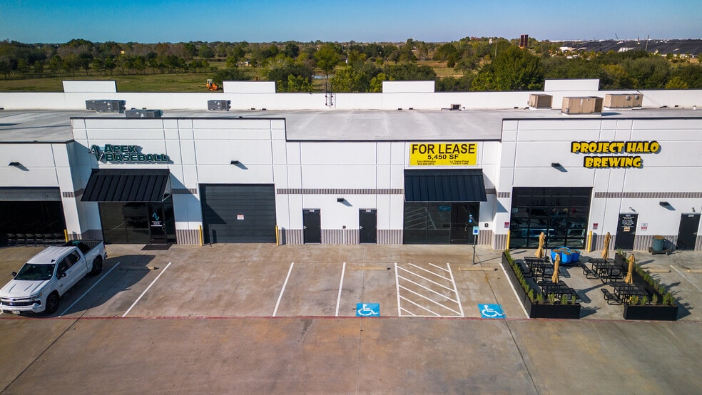 6520 S FM 359 Rd, Fulshear, TX for lease - Building Photo - Image 3 of 10