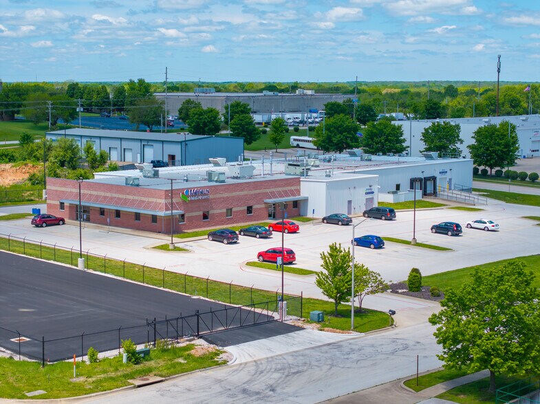 2835 N Oak Grove Ave, Springfield, MO for sale - Primary Photo - Image 1 of 12