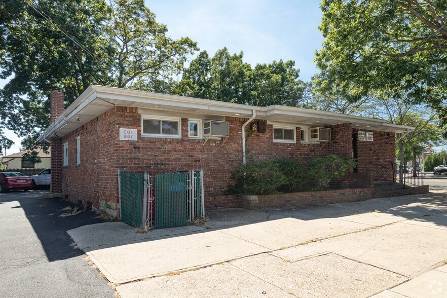 980 N Broadway, Massapequa, NY for sale - Primary Photo - Image 1 of 1