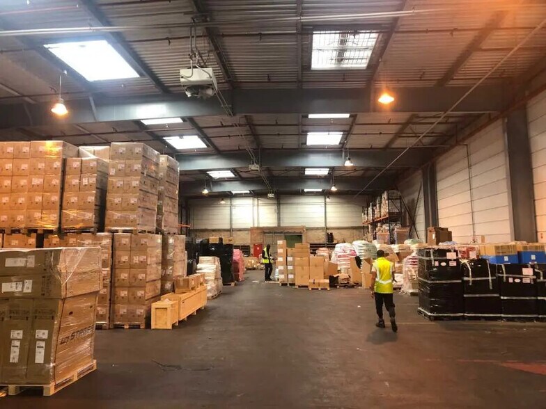 12 Rue Eugene Pottier, MARLY-LA-VILLE for lease - Building Photo - Image 1 of 10